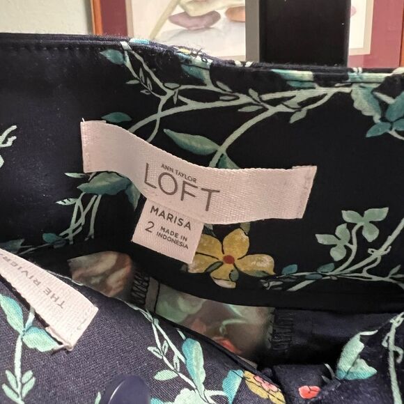 LOFT Floral Ankle Pants - Black and Multicolor Size 26 #DP330 - Picture 3 of 6